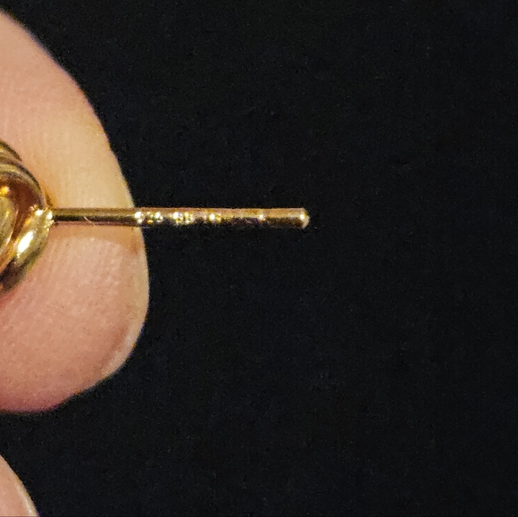 Love knot gold plated stud earrings 8mm - Picture 3 of 6